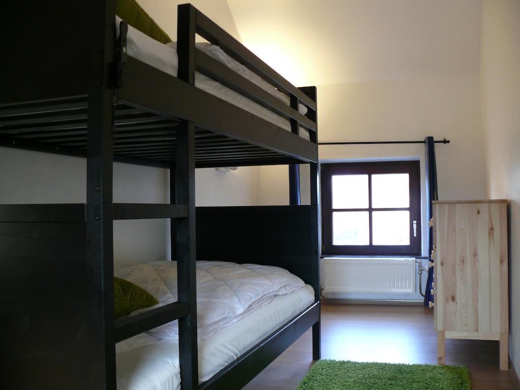 Gite La Malavisee Leernes Room photo